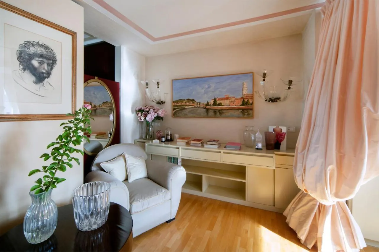Il Garofano Rosa Apartment Verona Italy
